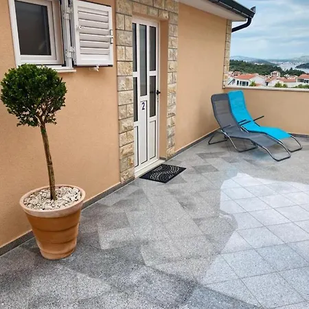 A2 - Apt W Terrace Just 3 Min Walk To The Beach * روغوزنيكا