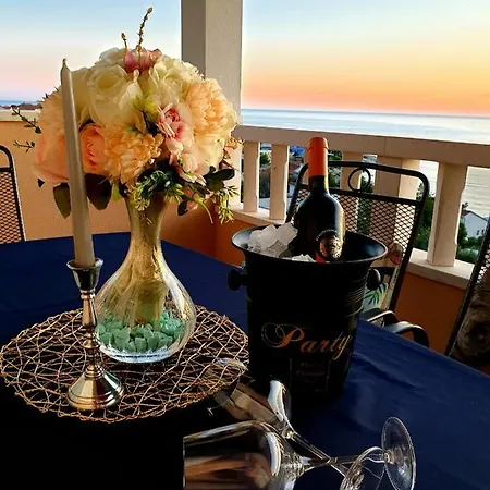 A2 - Apt W Terrace Just 3 Min Walk To The Beach روغوزنيكا